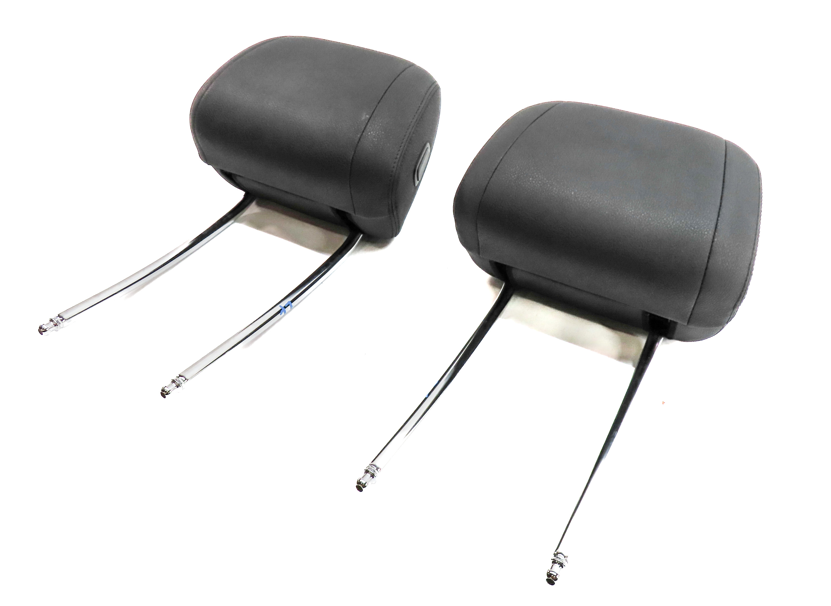 14-18 BMW X5 F15 FRONT LEFT DRIVER & RIGHT PASSENGER SEAT HEADREST SET/2 (Black) — exact item pictured